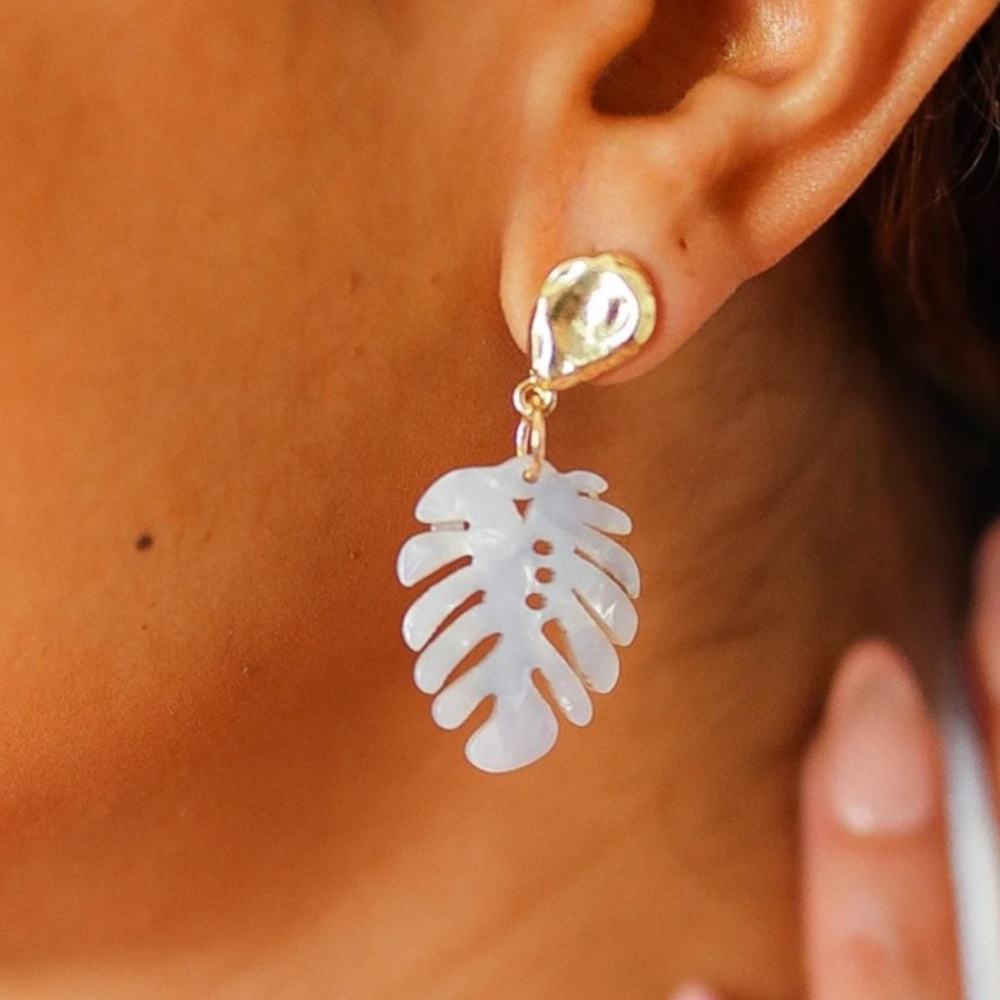 PEARL TROPICAL ACRYLIC LEAF DROP EARRINGS